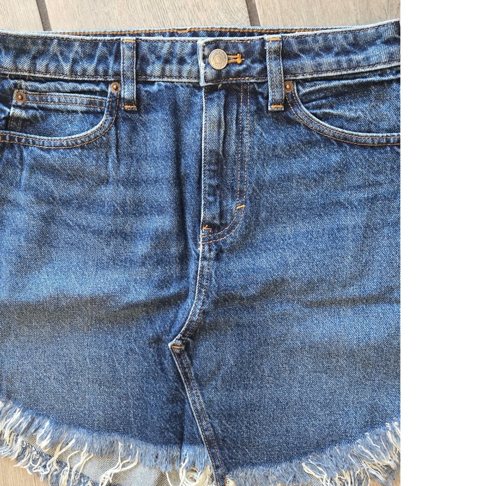 Free People We The Free Denim Mini Skirt Blue Frayed Raw Hem Size 26 NEW